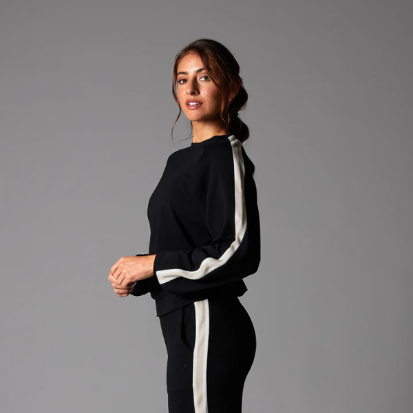 ease crew sweatshirt ebony coconut